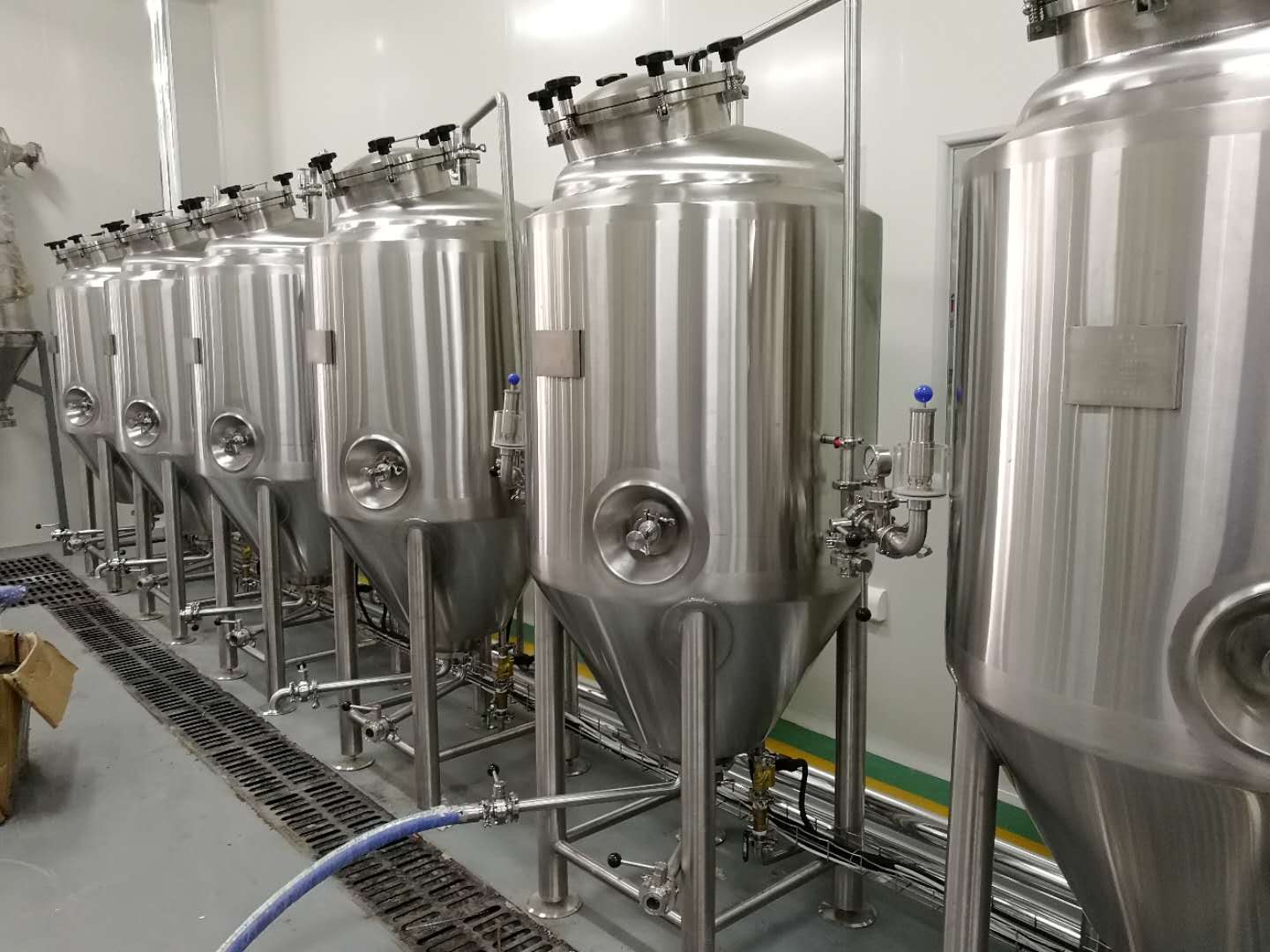 Mash tun-beer making-brewing-brewery system.jpg